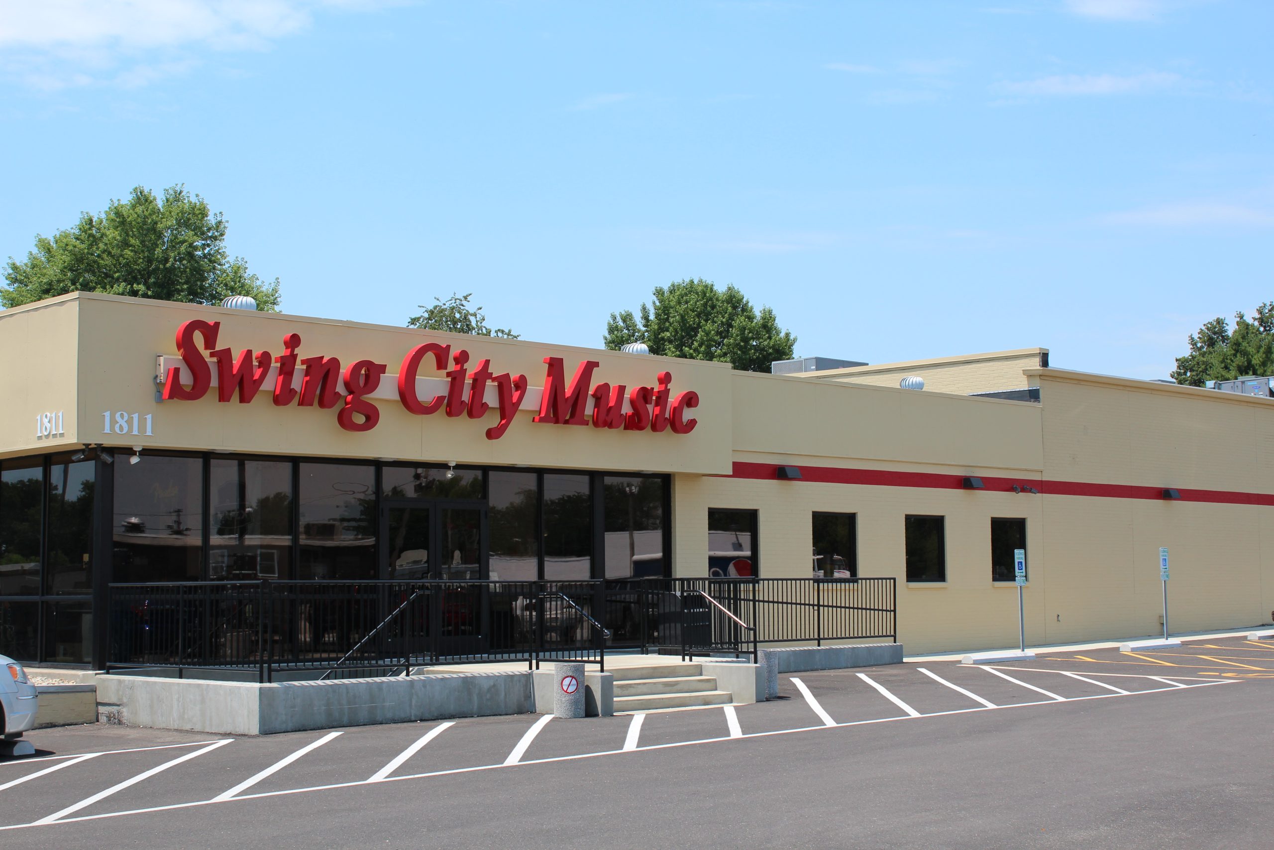 Swing City Collinsville store front